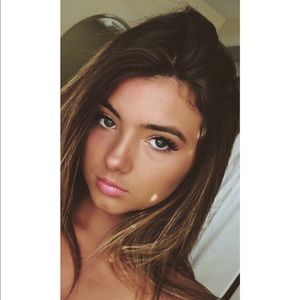 Meet your Posher, Raquel